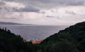 Kaminaki Seaview Apartments